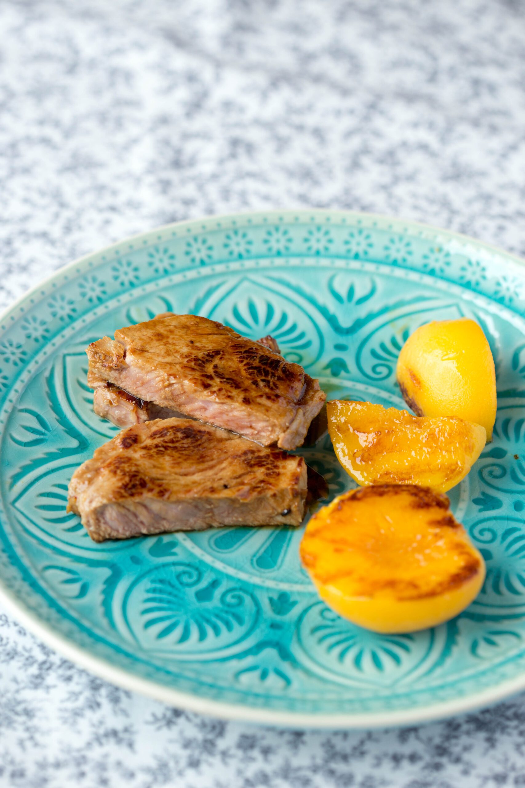 Grenadins de Veau d’Aveyron et du Ségala au miel et aux pêches Grenadins de Veau d’Aveyron et du Ségala au miel et aux pêches